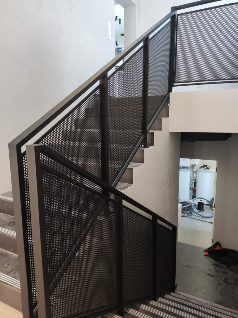 BalustrPerforacja01 - JackBud Ślusarnia